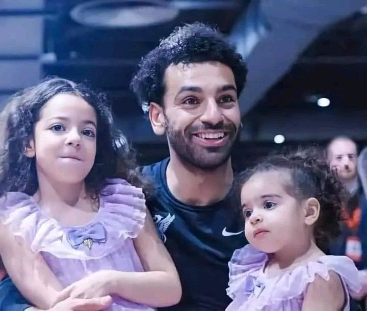 عکس محمد صلاح و فرزندانش