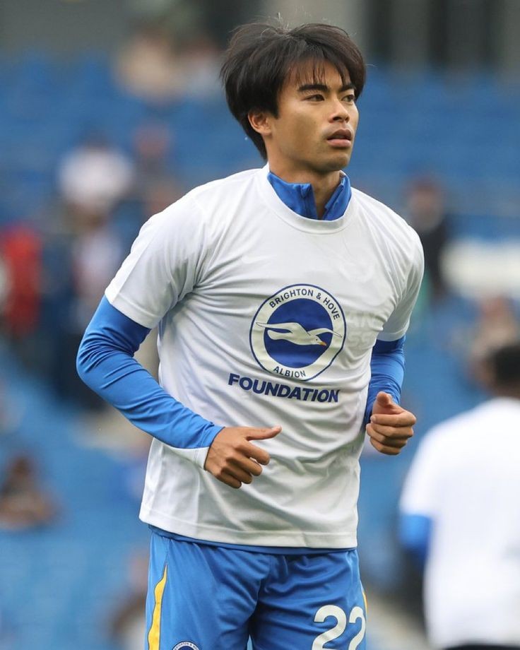 عکس پروفایل Kaoru Mitoma
