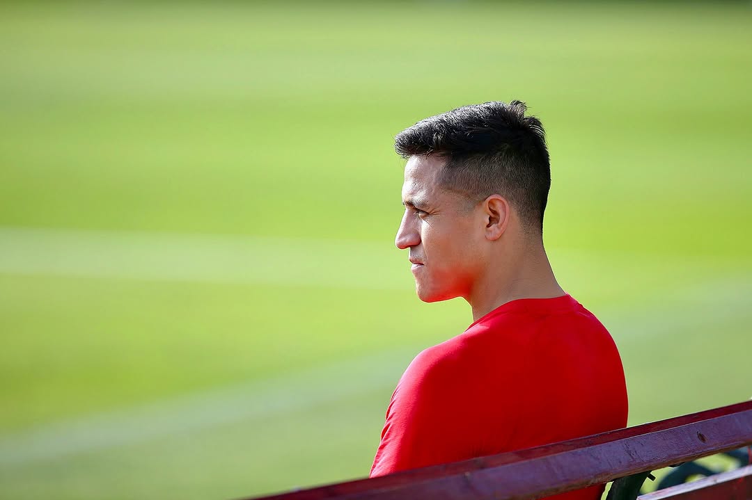 wallpaper for laptop Alexis Sanchez
