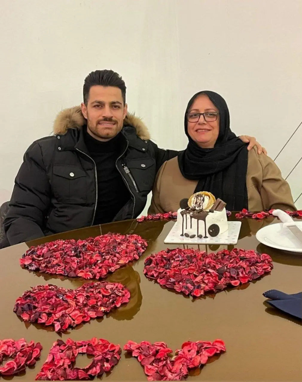 مرتضی پورعلی‌گنجی و مادرش