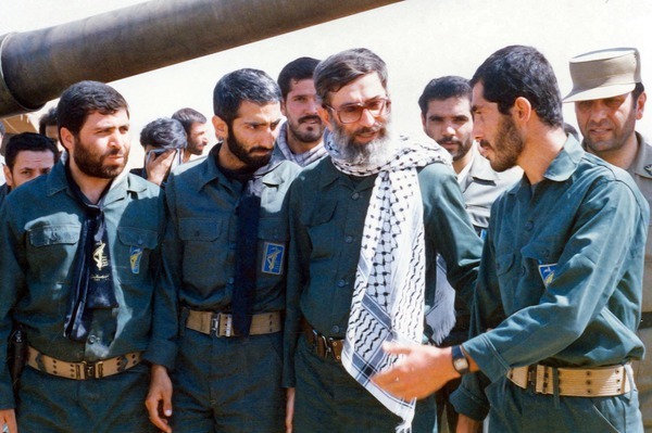 پیروزی انقلاب و سید علی خامنه‌ای 