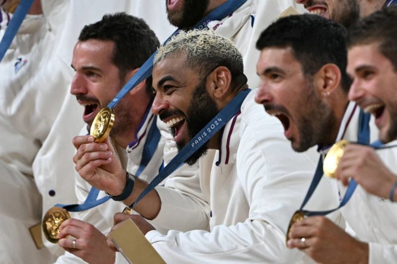 قهرمانان المپیک والیبال