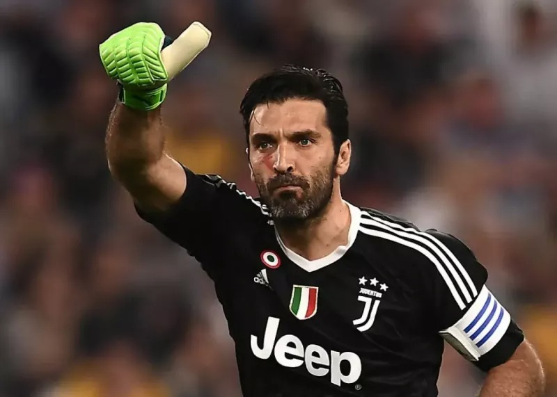 جانلوئیجی بوفون - مجله خبری لیورپول جانلوئیجی بوفون