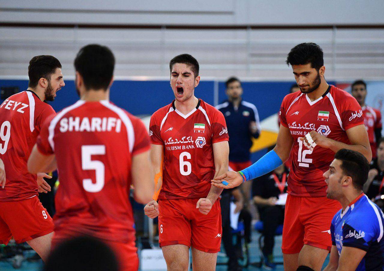 پشت خط زن‌های والیبال ایران