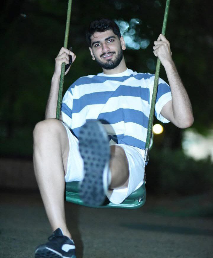 عکس پروفایل علی حق پرست