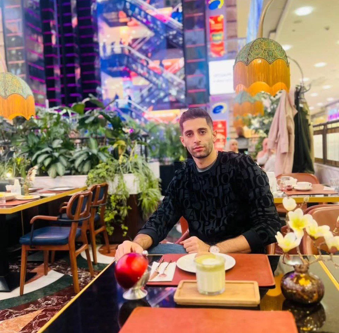 والپیپر میلاد عبادی پور برای کامپیوتر