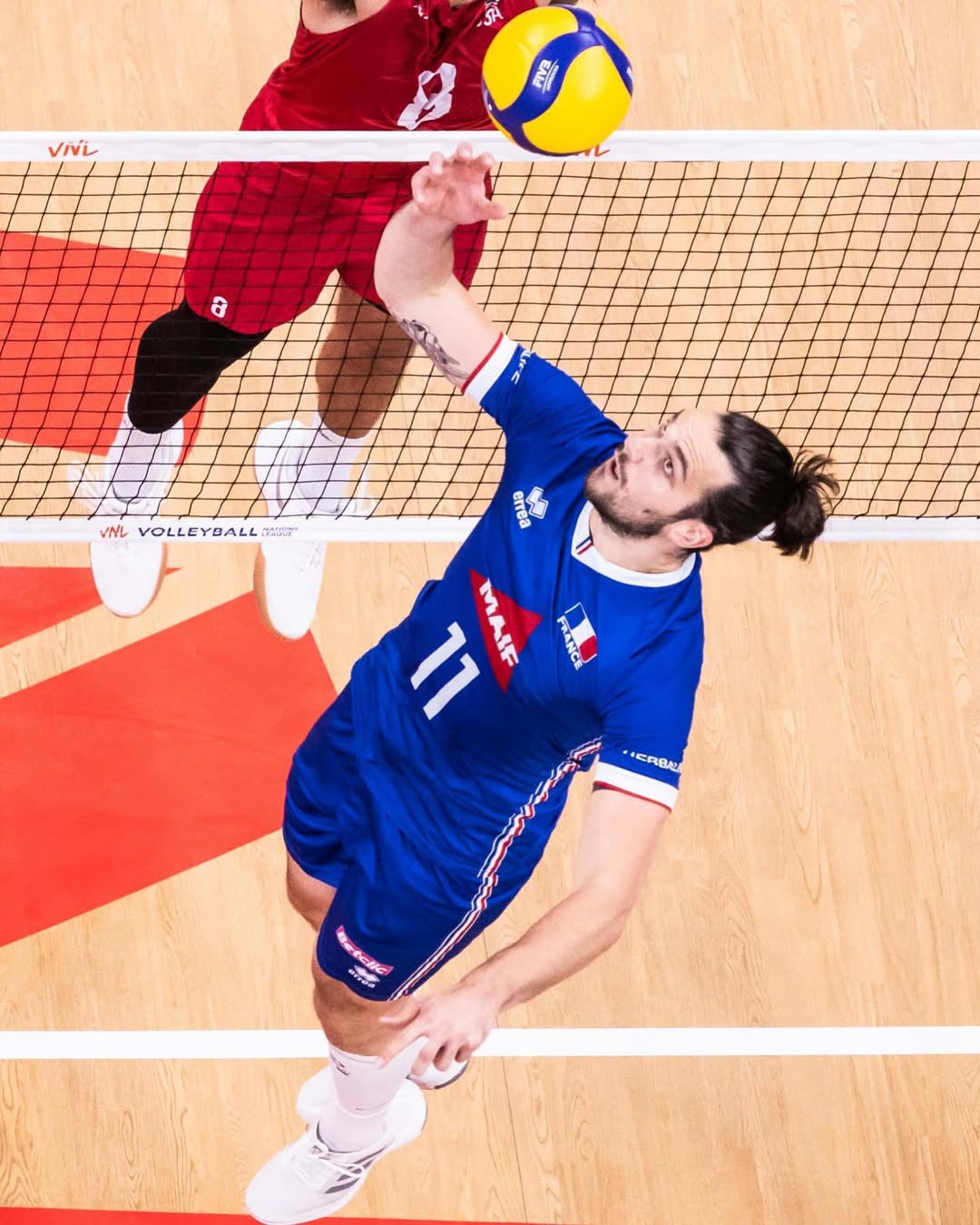 آنتوان بریزارد بازیکن تیم ملی والیبال فرانسه آنتوان بریزارد بازیکن تیم ملی والیبال فرانسه