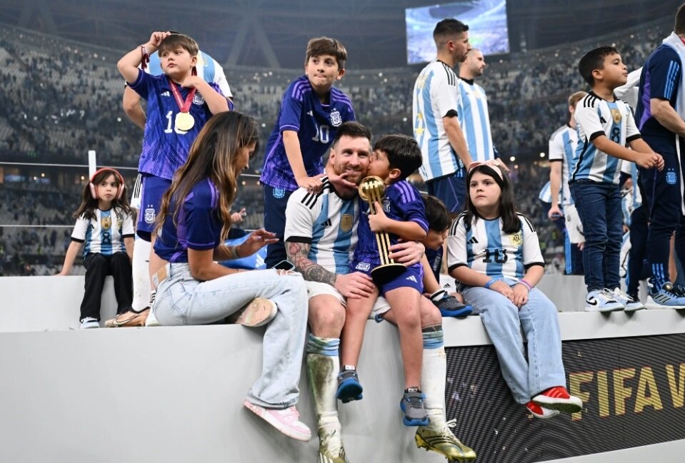 عکس خانوادگی لیونل مسی - مجله خبری لیورپول عکس خانوادگی لیونل مسی