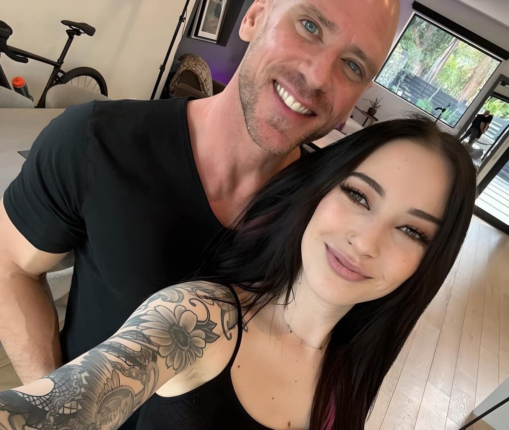 سکس خشن جانی سینز عکس