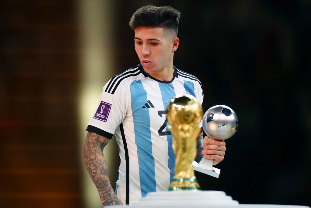 حقوق انزو فرناندز - مجله خبری لیورپول حقوق انزو فرناندز