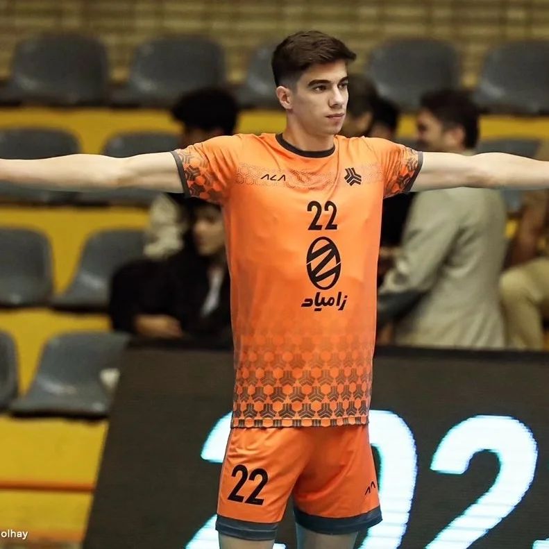 والیبالیست امیر آفتاب آذری
