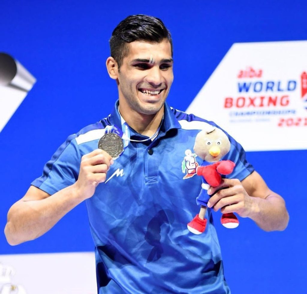 دانیال شهبخش بیوگرافی - مجله خبری لیورپول دانیال شهبخش بیوگرافی