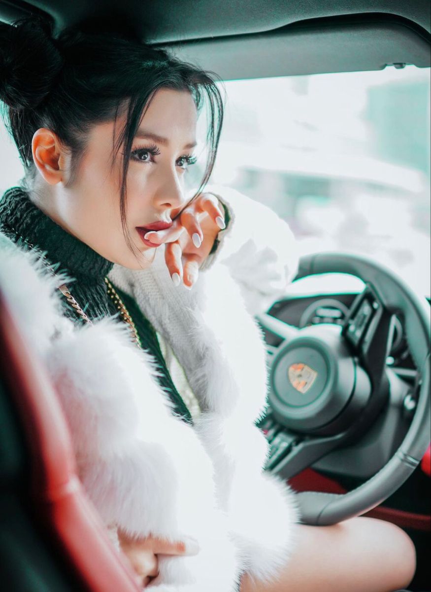 نیلی افشار کیست