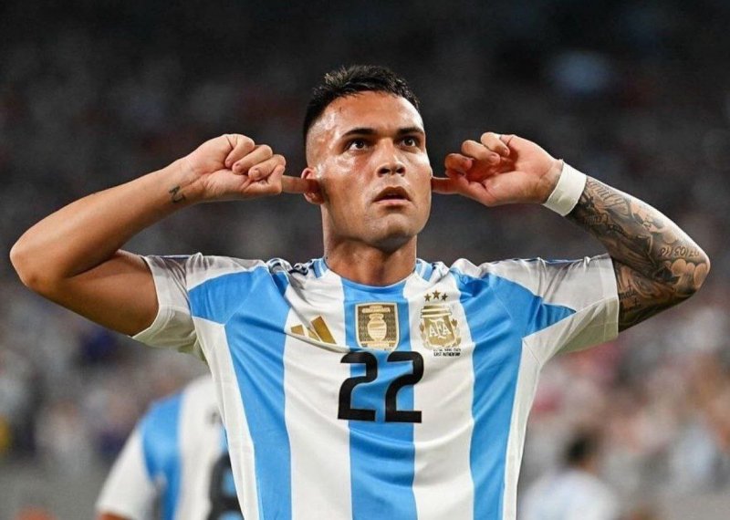 عکس های لائوتارو مارتینز - مجله خبری لیورپول عکس های لائوتارو مارتینز