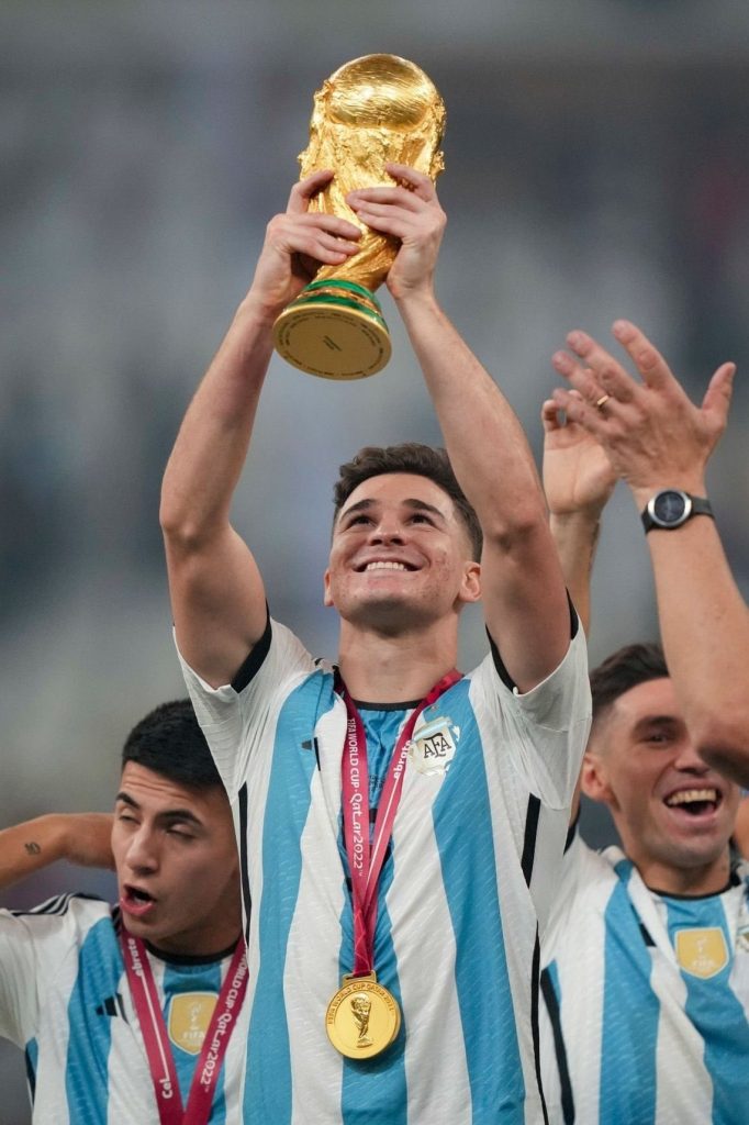 عکس های آلوارز در آرژانتین - مجله خبری لیورپول عکس های آلوارز در آرژانتین