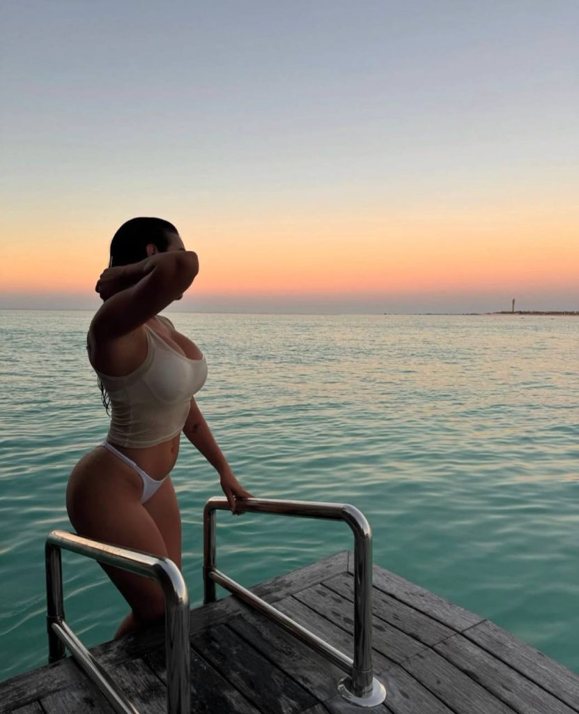 جورجینا رودریگز در استخر لخت - مجله خبری لیورپول جورجینا رودریگز در استخر لخت