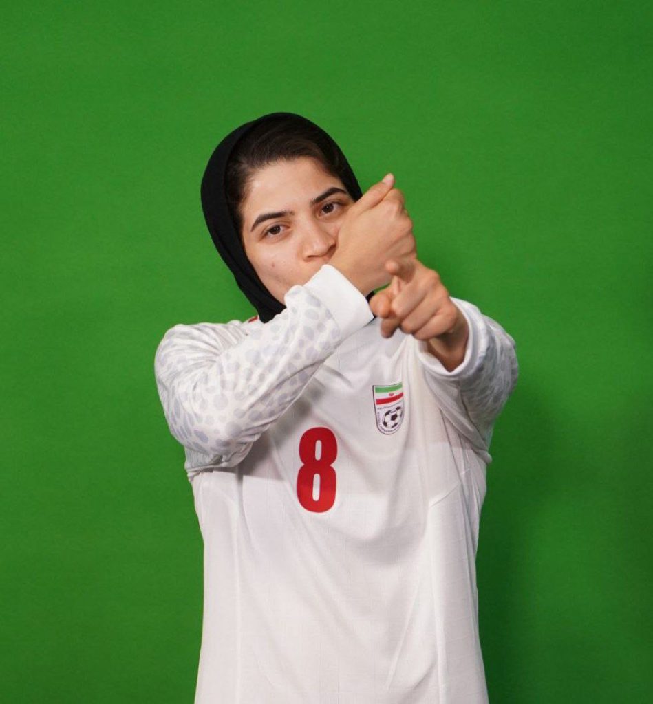 الهام عنافچه - مجله خبری لیورپول الهام عنافچه