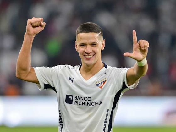 الکس آرس - مجله خبری لیورپول الکس آرس