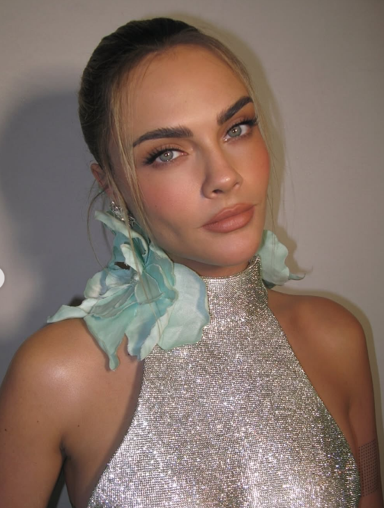 کارا دلوین مدل کارا دلوین مدل