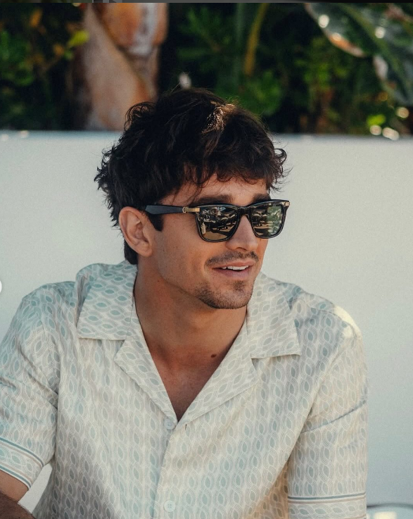 عکس جذاب اولیور چشایر عکس جذاب اولیور چشایر