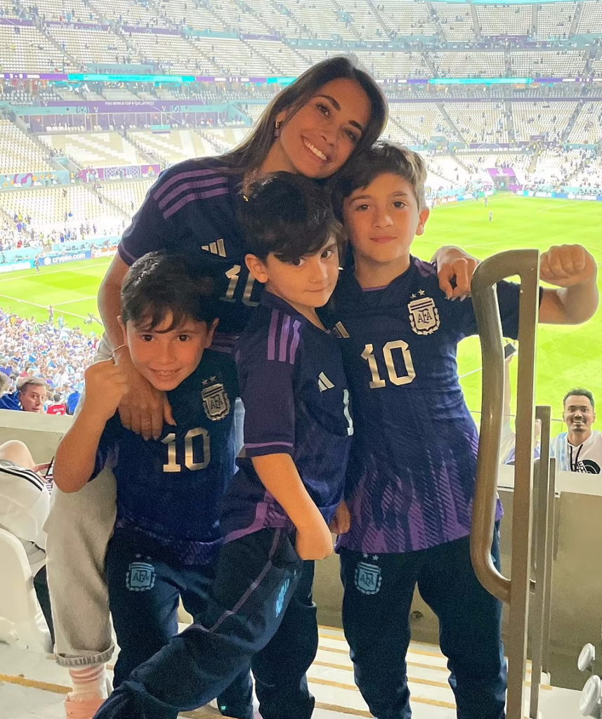 عکس زن و فرزندان مسی