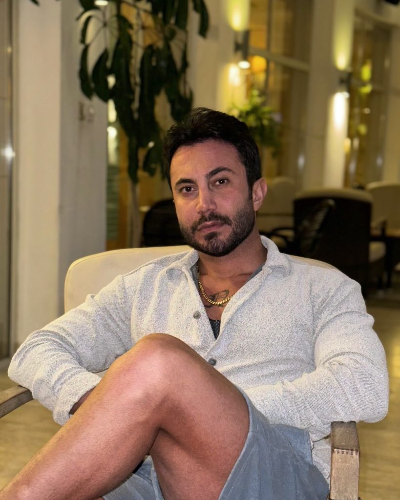 امید موذن - مجله خبری لیورپول امید موذن