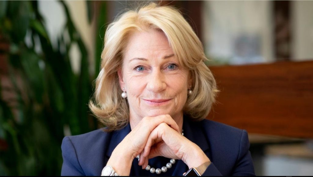 مریلین سایمونز - مجله خبری لیورپول مریلین سایمونز