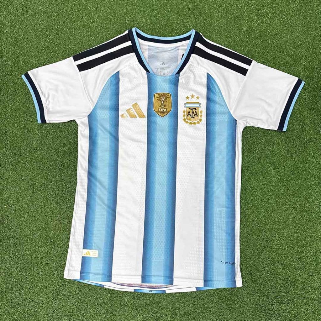 کیت تیم ملی آرژانتین در جام جهانی